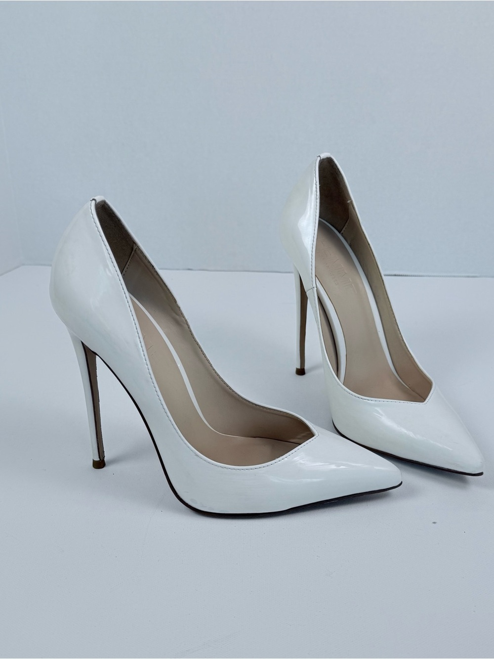 FEMME Los Angeles White Patent Pointed Toe Stiletto Pumps 39 Glam